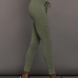 Carbon38 High Rise Sport Pocket Legging in Moss